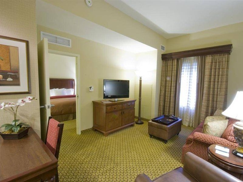 Homewood By Hilton Miami - Airport West Hotel