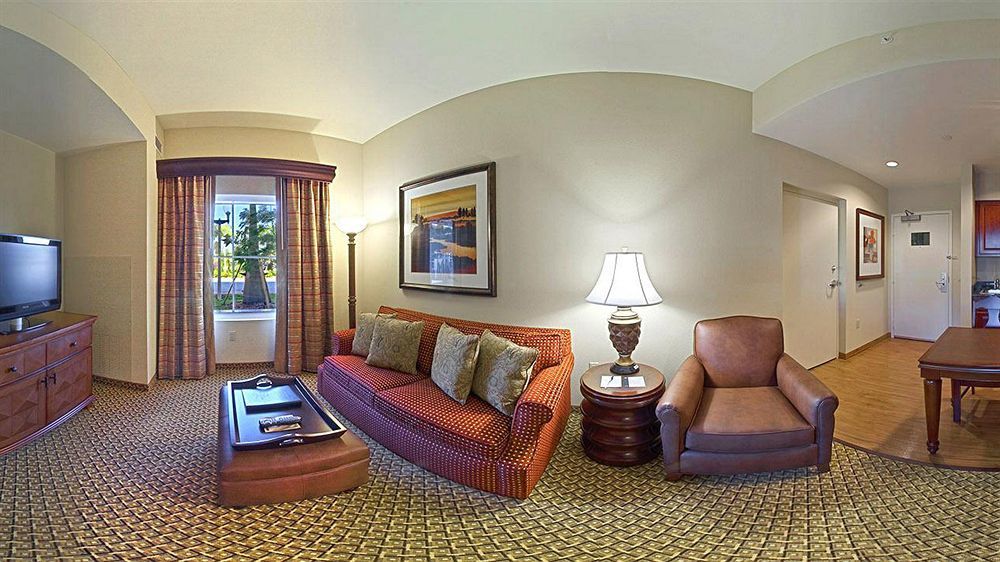 Homewood By Hilton Miami - Airport West Hotel